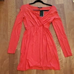 Low v-neck long sleeve dress